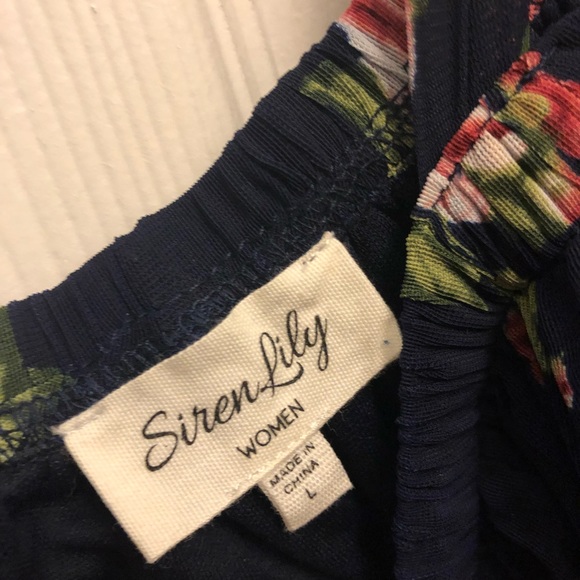 Floral print cold shoulder dress - Picture 3 of 4